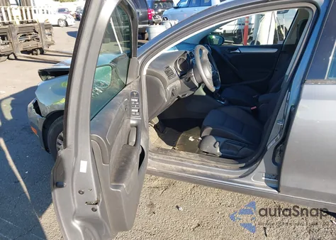 2014 Volkswagen Golf 2.5L from USA, damaged, VIN WVWDB7AJ5EW003086